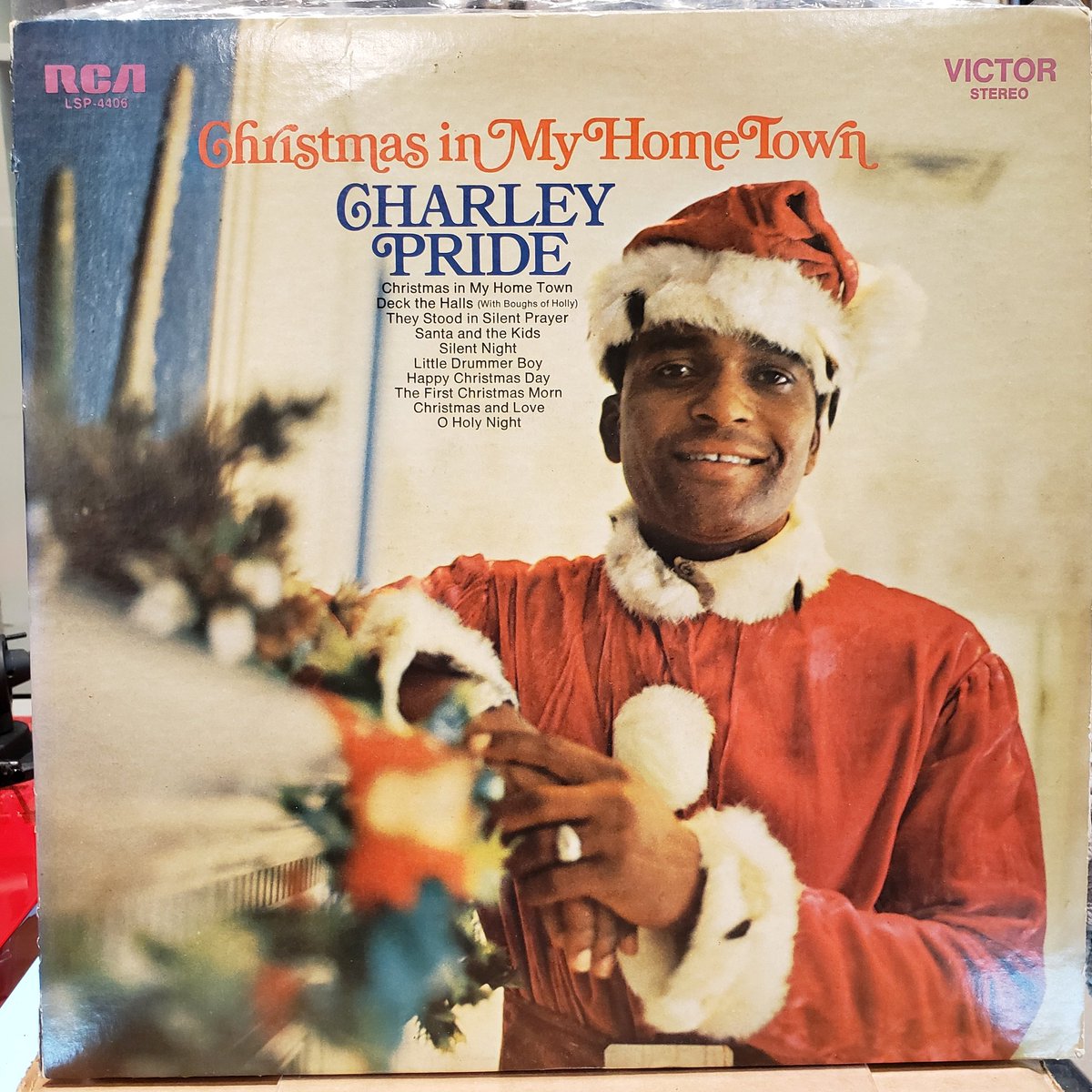 spincoffeevinyl's tweet photo. Charley Pride – Christmas In My Home Town
Country, 1970
Photography by Jimmy Moore 
.
.
.
#holidayvinyl #vinyloftheday #albumoftheday #vinylrecords #vinylcommunity #christmasvinyl #countrymusic #charleypride https://t.co/c2sBTCKLnP