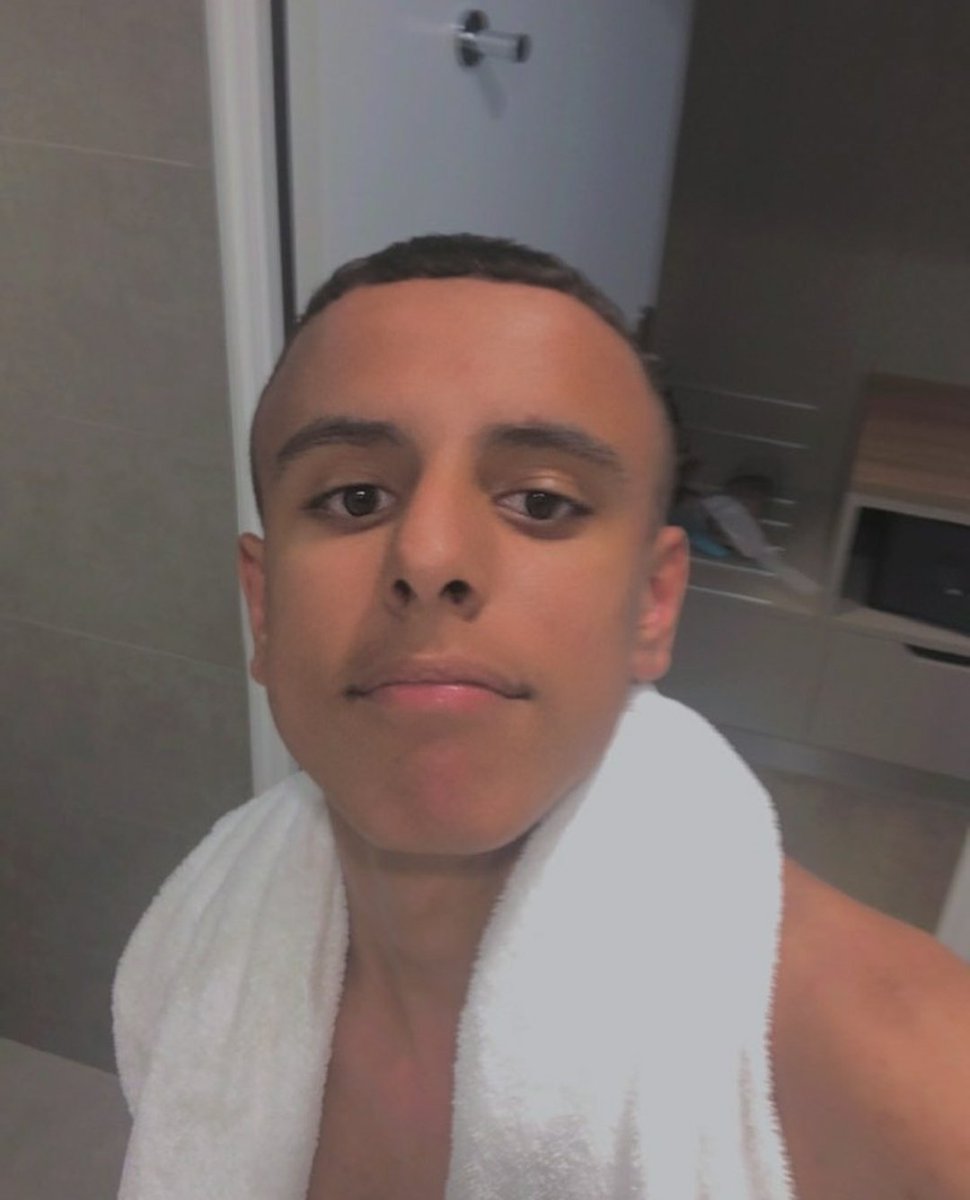 Aly_shitpost's tweet photo. Mdrrr c'est Emmanuel Makrout https://t.co/fN0kWpuYkv