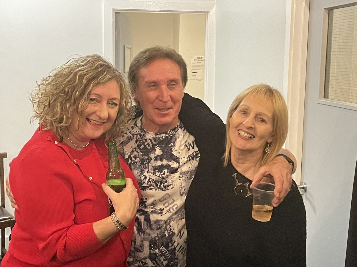 @JosiescottScott @ValMBE with @KenneyJones this evening at the gig @229thevenue @SmallFacesFans #smallfaces