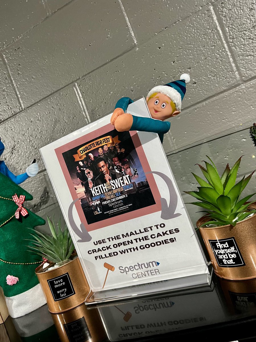 spectrumcenter's tweet photo. Tonight will be GREAT! 🎶🎤Welcome Charlotte R&amp;B Fest!!!!!🔥✨ It’s time to Treat Yo’ Self! 🎂👑

🎂: @WowFactorCakes 

#SpectrumCenterCLT https://t.co/G4r6WWTYlW