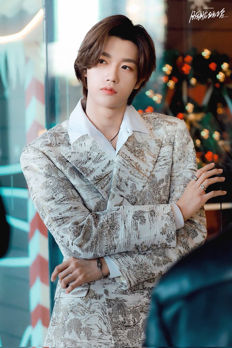 yinghaopics's tweet photo. Yinghao attending the 123 轻松筹 Charity Gala!

↬#SunYinghao #孙滢皓 #Kachine #IXFORM
˗ˏˋ 211203 ©胭脂酒馆·孙滢皓 ˎˊ˗ https://t.co/ydBj2UR2dd