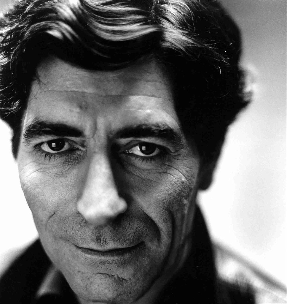 «Se escapó de una cárcel de amor, de un delirio de alcohol, de mil noches en vela.»

#JoaquínSabina ✍️