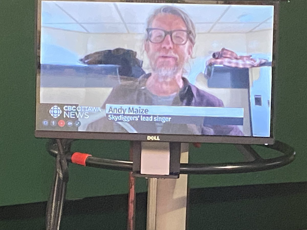CarAdrianH's tweet photo. On @CBCOttawa News at Six: The #Skydiggers have staying power. The Juno-award winning roots rock band has been part of the Canadian music scene for three decades. The band has two big shows  planned for tonight and tomorrow night @CanadasNAC. I’ll speak to frontman #AndyMaize. https://t.co/s64Dw2tnkx