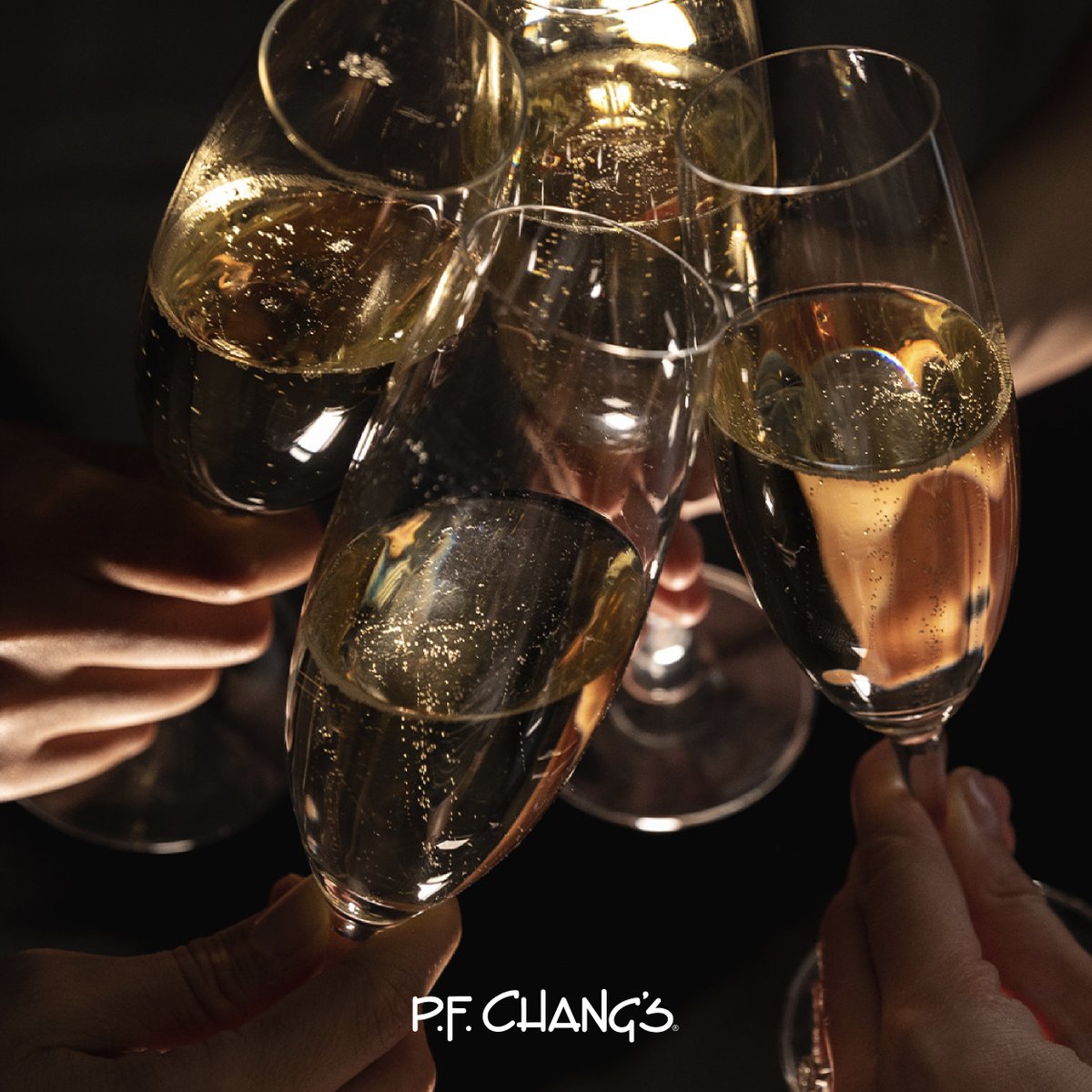 PFChangsCol's tweet image. No hay excusa para celebrar la vida, celebrar cada momento ☺️ y P.F. Chang&apos;s es la mejor opción para esta ocasión donde podrás compartir con personas especiales y disfrutar de toda una experiencia asiática.🥂🏮

#PFChangs #AsianFood #AsianCulture #Cheers