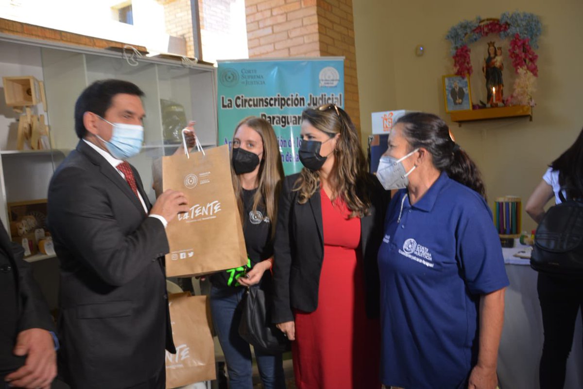 LatentePy's tweet photo. Exposición de productos penitenciarios de #LatentePy en el @PoderJudicialPY de #Paraguari con el apoyo de la Gobernación! 

Gracias por sumarse con nosotros a #Trabajarparalalibertad
@MJusticiaPy @cperezrivas @juancbaruja https://t.co/OfZSZ3dQj4