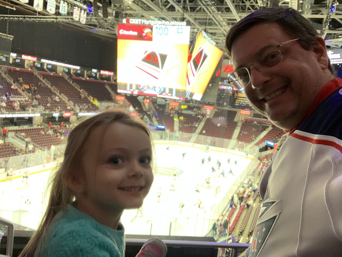 cmuller21's tweet photo. Hockey Night in Cleveland!! #MonstersXV https://t.co/qMLoOUPNsZ