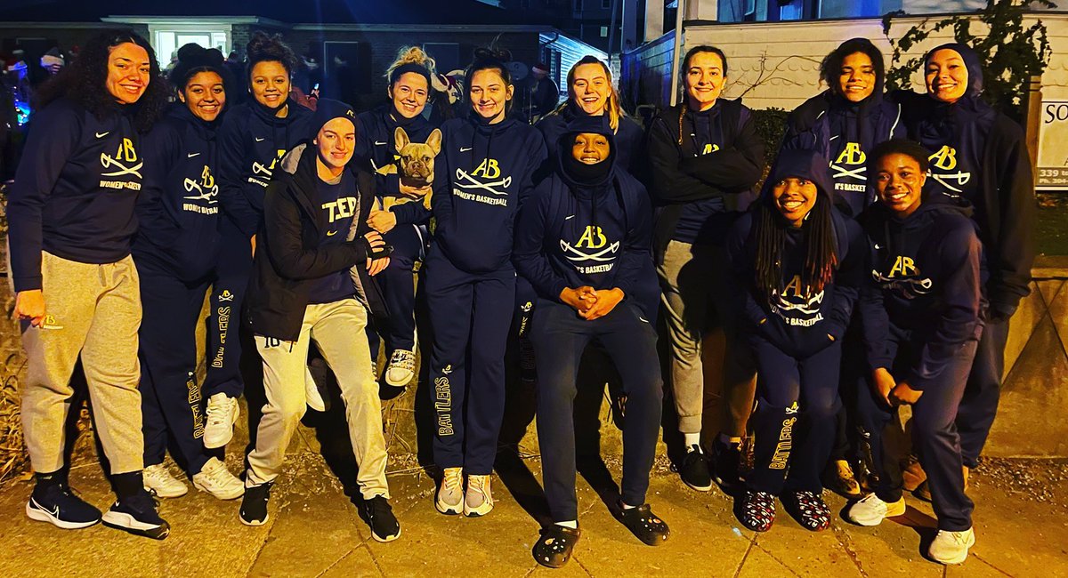 BattlersWBB's tweet photo. At The @cityofphilippi Christmas Parade!!!!! #WeGotCandy #GoBattlers💙💛 https://t.co/aFmj3n6KPi
