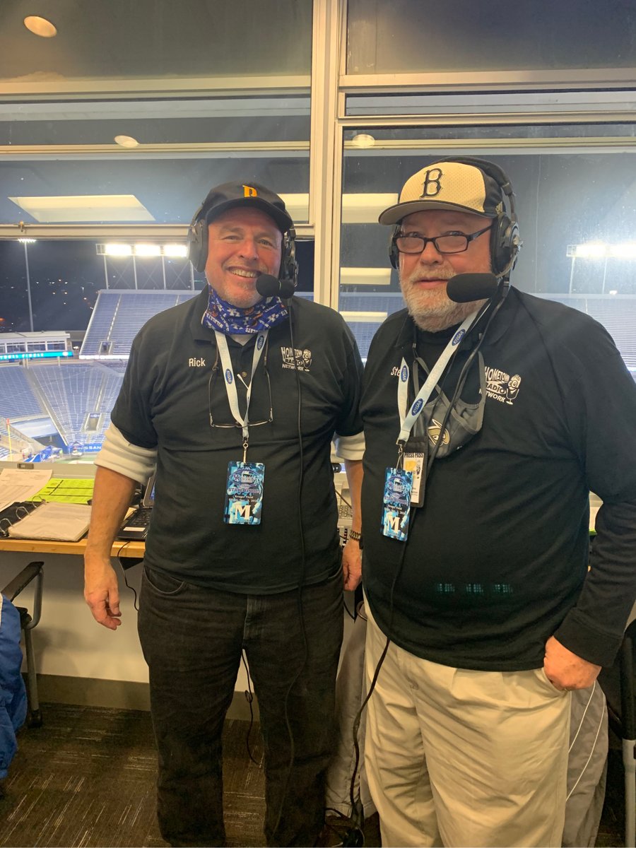 HometownLive's tweet photo. All ready for a State Championship game! Kickoff tonight at 8. Boyle vs Johnson Central. Join Radio Rick and Steve Bertram on Z105 WRNZ-FM and https://t.co/H7Y7qZmWyr. #OwnOurPath. #TakeState https://t.co/odaMQJIzYo