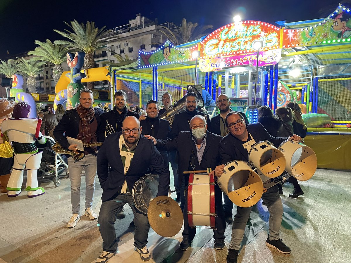 labandadelmere's tweet photo. Amenizando las Fiestas Navideñas de Bailén https://t.co/ZUZaK6l3kl