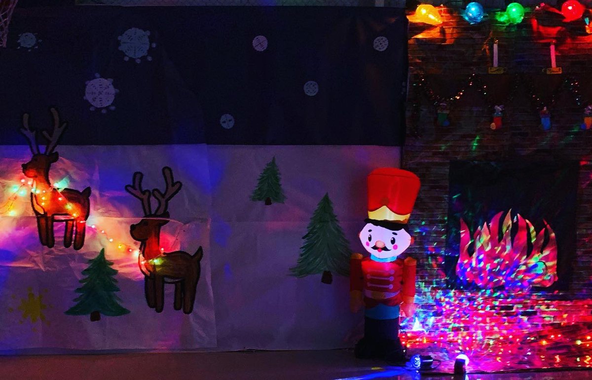 amalonetrout's tweet photo. Trout PE at it again year 7 rocking Christmas for all our kiddos! Wall to wall magic where we ice skate, have snow ball wars, go on a North Pole adventure, and play tons of winter games! #lufkinisd #trouttribe #perocks https://t.co/qRSWlCenAP