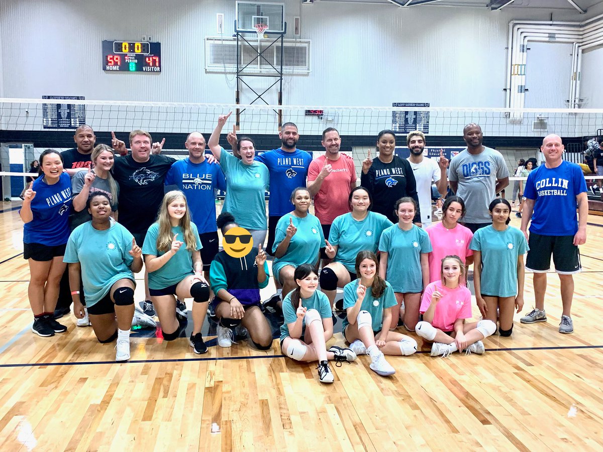 coach_liu's tweet photo. You know you love your job when you voluntarily stay 2 hours on a Friday to play a friendly game of staff vs students volleyball. What a fun start to #Ravenfest @RiceMSRavens #RiceRavens I’ll let you guess who won (who looks more excited? 😅) #RiceAthletics #LadyRavens https://t.co/6J7dHmBW16