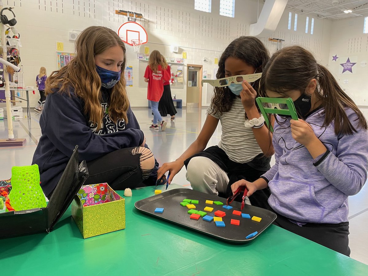 CSULSOP's tweet photo. What a lovely day of science at Lopez Elementary School!
#WeAreAllSTILLConnected #ATasteOfLSOP #InquiryBasedLearning #PhysicallyDistancedScienceEngagement #MasksOnScience @csuamplify @LopezLeaders @CSUNaturalSci @PoudreSchools https://t.co/H3t2JASJSJ