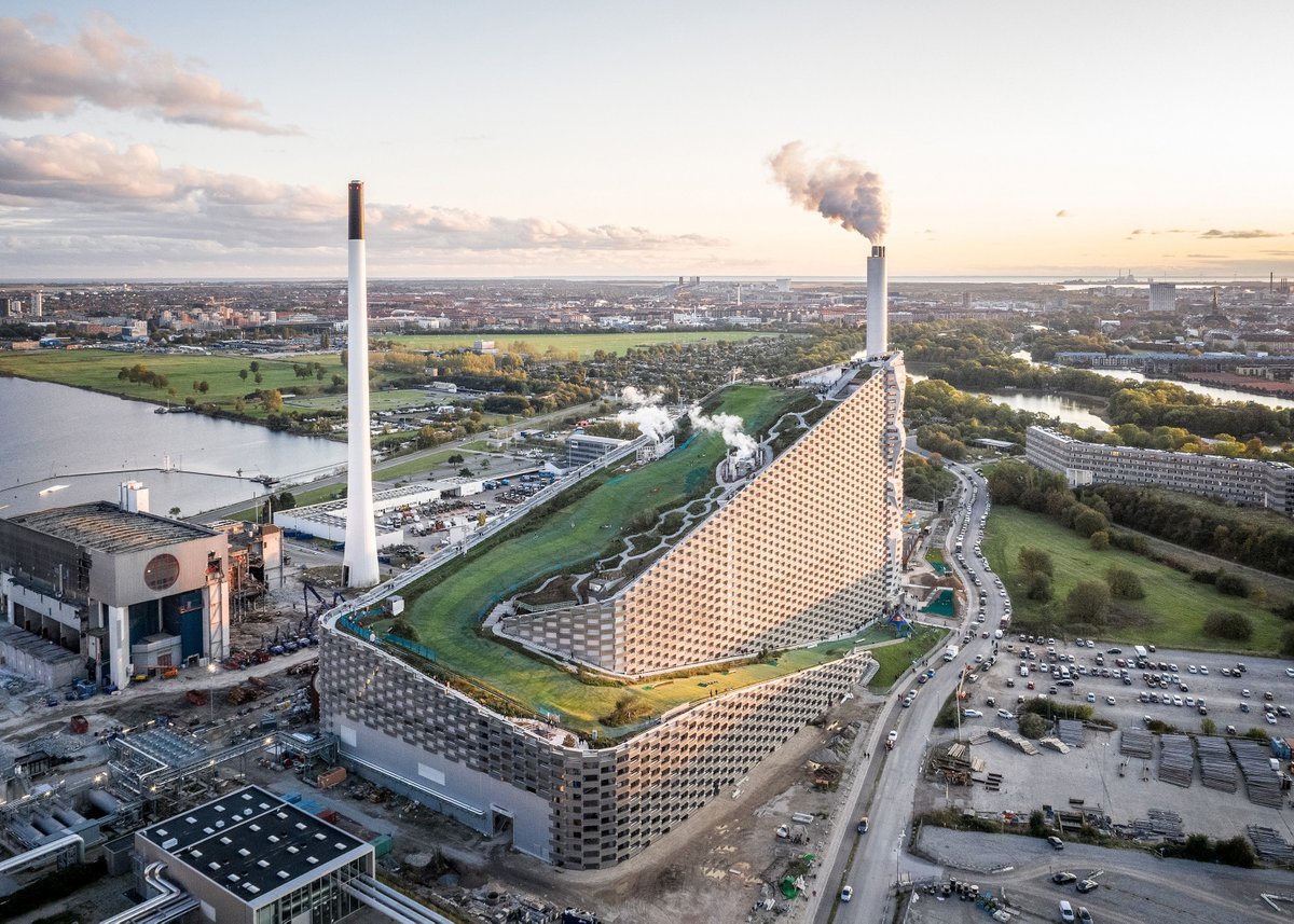 archinect's tweet photo. BIG's CopenHill waste-to-energy ski slope named World Building of the Year 2021 #WorldArchitectureFestival #WAF2021 @BIGstertweets @BjarkeIngels
https://t.co/W68QwCS2mp https://t.co/OaaQXJx6TU