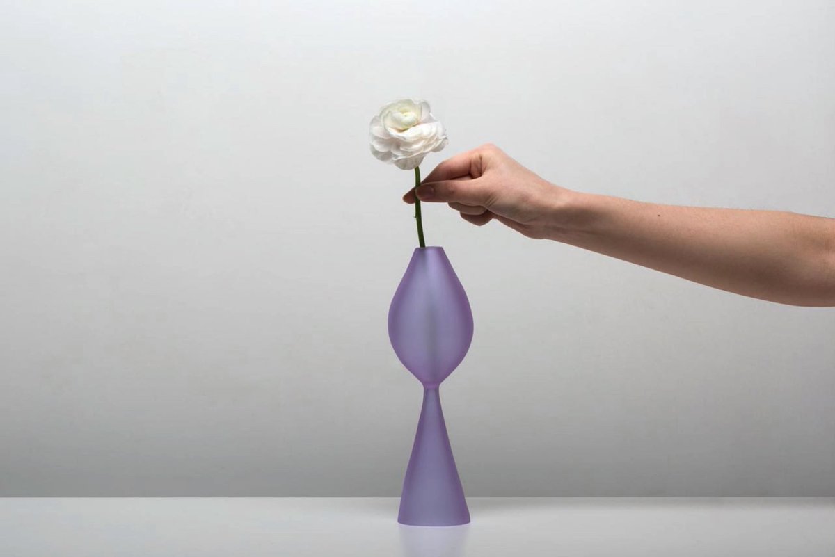 Hunt_Store's tweet photo. #clearb #HuntTokyo #budvase #vase #interior #homedecor #art #arttoy #花瓶 #一輪挿し #花 #フラワー #アート #アートトイ #現代アート #つぼみ #デザイン #美術 #彫刻 #コスモス #バラ #インテリア #ホームデコ #装飾 #家具 #ハントトウキョウ #アートギャラリー #絵 #絵画 #生花 #パープル https://t.co/Ybn4SmNIuL