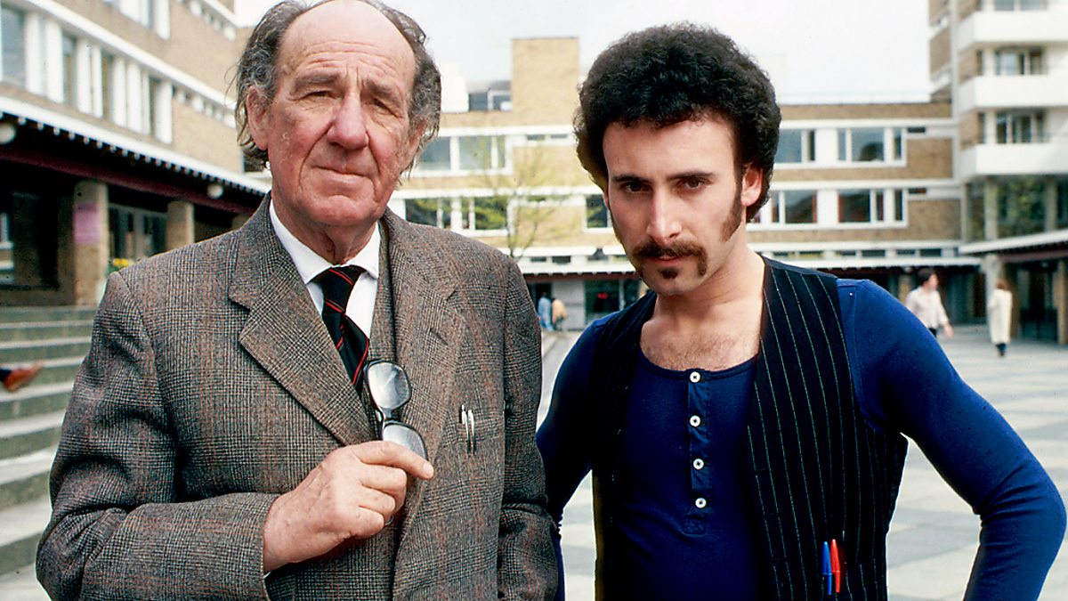 DrSarahOlive's tweet photo. RIP #AntonySher. I only saw him in #Shakespeare once. My true appreciation comes via his performance of #TheHistoryMan (TV show was made in the context of Tory cuts to HE...makes good @ucu #strike viewing on @OnDemandBoB. His outfits & hair everywhere ๐ฒ. ๐ teaching this to UGs. https://t.co/bLjhFVwD0b