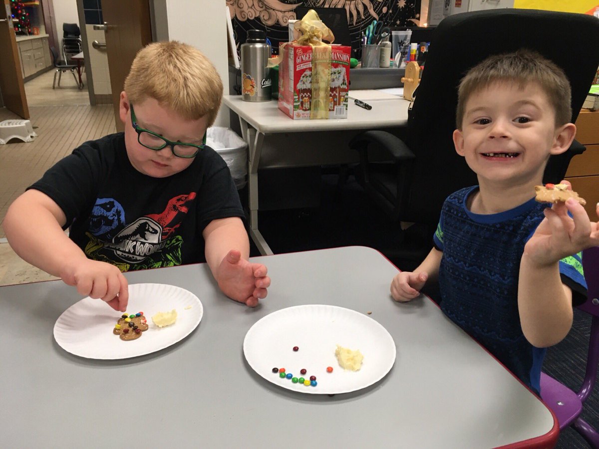 Run, run as fast as you can…These gingerbread men didn’t get away! #oct4u <a href="/OCTStricherz/">Sara Stricherz</a>