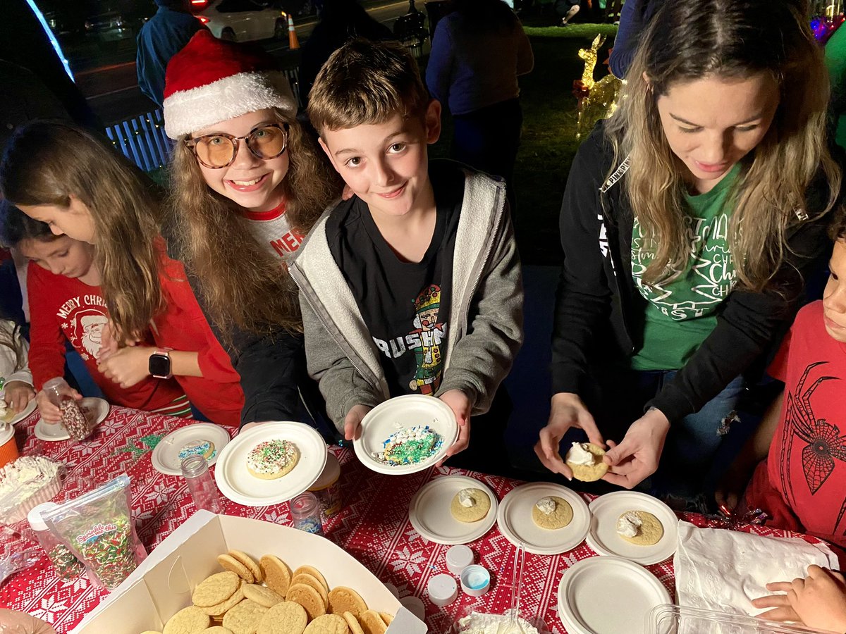Kat_Cammack's tweet photo. While I’m on a flight back home from a week of votes in D.C, our amazing team is out in Newberry tonight for Main Street Lights with a Christmas cookie decoration table for the kids. 

Be sure to stop by if you’re in town! https://t.co/QD7HpQskM9