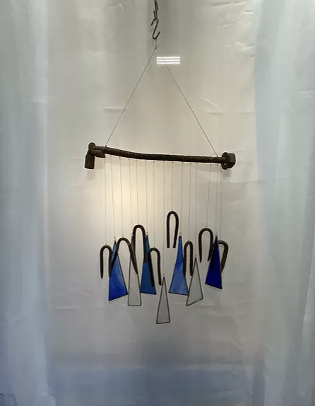 AmandarinDesign's tweet photo. Stained glass upcycled wind Chime.

https://t.co/1M5jVTV8cv

@amandarin.design https://t.co/1c9PZl2Lsg