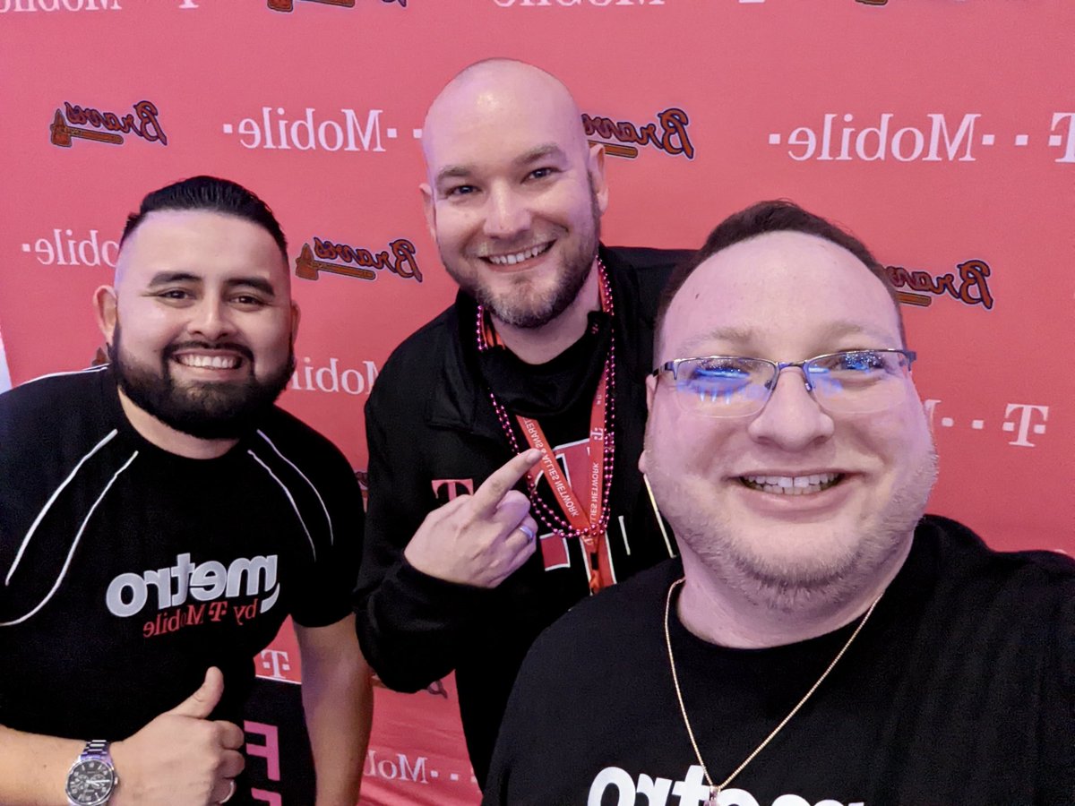 Great day in 🙌🏼Atlanta GA with the ⁦<a href="/TMobile/">T-Mobile</a>⁩ and ⁦<a href="/MetroByTMobile/">Metro by T-Mobile</a>⁩ teams! ⁦<a href="/JonFreier/">Jon Freier</a>⁩ got the city #FiredUp 🔥 ⁦<a href="/HollyJoyRamos/">Holly Ramos</a>⁩ ⁦<a href="/AnnieG_FL/">Annie Garcia</a>⁩