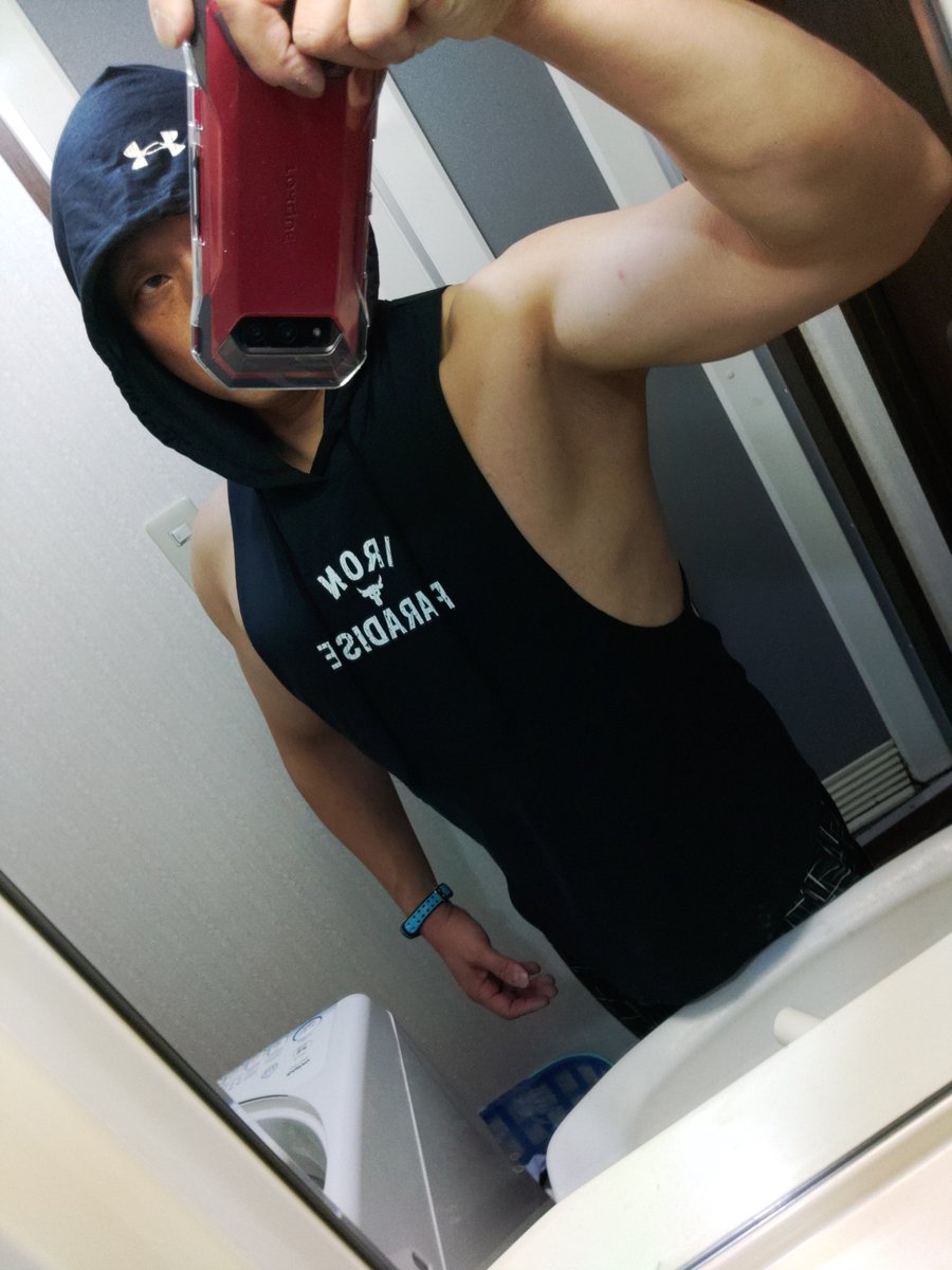 tuya20211's tweet photo. これ着て一緒に筋トレできる筋トレ仲間欲しい・・・

#アンダーアーマー  #タンクトップ  #筋トレ #筋トレ男子 #筋トレ垢さんと繋がりたい #筋トレ好きと繋がりたい https://t.co/0taJvJuyHm