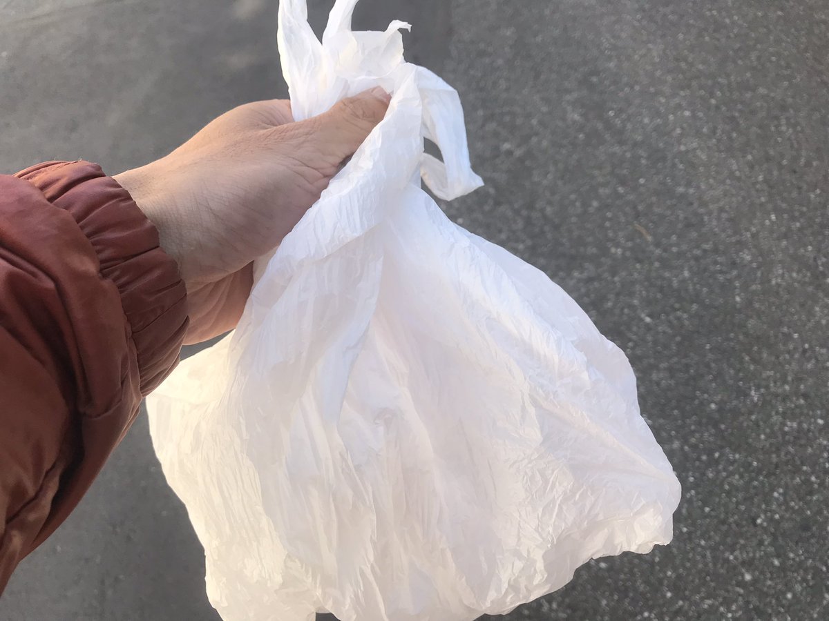MASARU_180's tweet photo. 本当に少しだけですがスマイルアクションを行いました😊
今日の試合は久しぶりに家でリアタイで見れそうなので楽しみにしています！

 #スマイルアクション 
 #バスケで日本を元気に 
 #千葉ジェッツ https://t.co/ltJNYKmbpL
