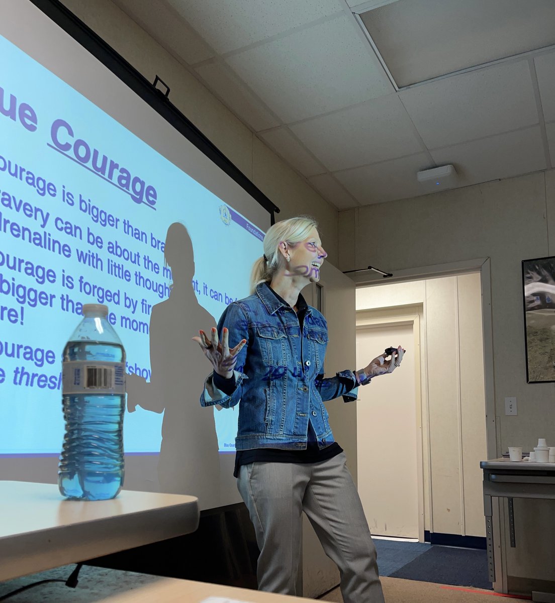 bluecourage's tweet photo. Today Kristen completed a series of seven Introduction to Blue Courage classes hosted by the Florida International University Police Department. Thank you for the amazing hospitality through this whole process! #BlueCourage #FIUPD #LELeadershipdevelopment https://t.co/WQey7UI8CA