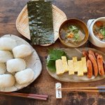 おむすびが食べたくなるときってあるよね!？卵焼きとウィンナーは相性抜群