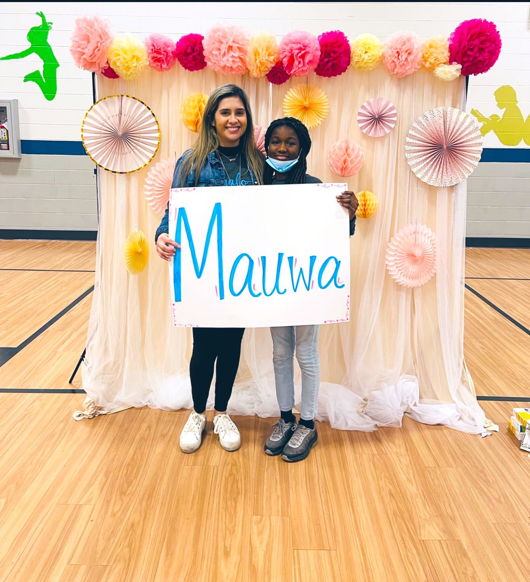 Emily Leon tweet media