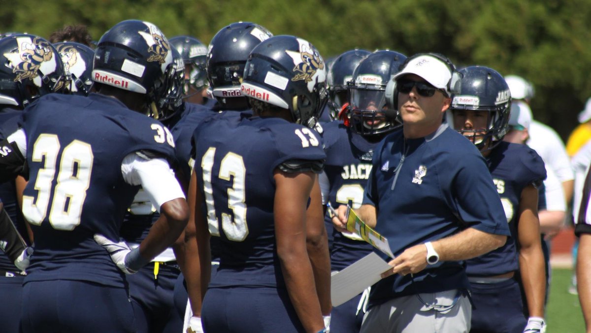 Blessed to receive a offer from Howard Payne University 🤍💛 <a href="/TrustMyEyesO/">⭕️FFERTUNITY</a> @RecruitaGoon <a href="/CoachBachtel/">Coach Kevin Bachtel</a>