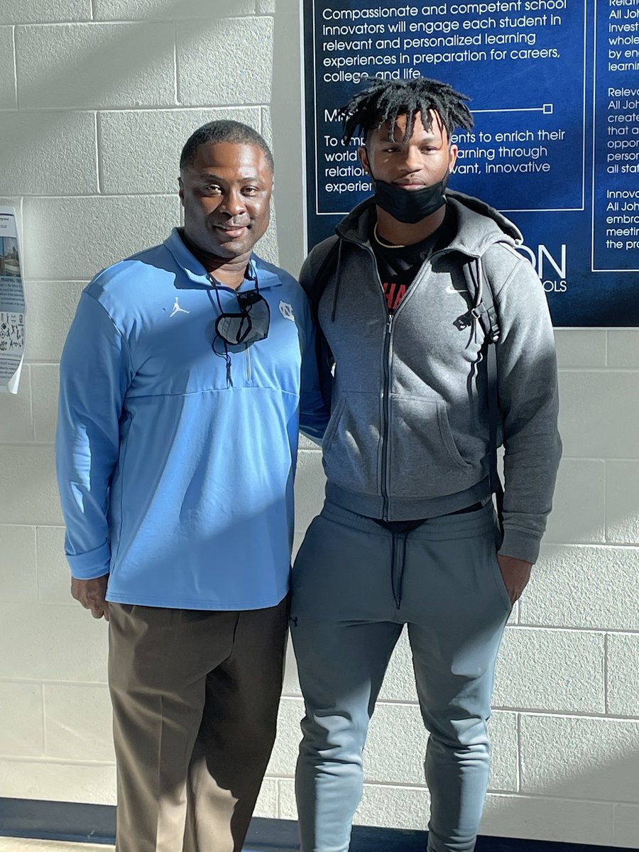 OmarionHampton's tweet photo. Very thankful to @CoachMackBrown and @CoachLPorter for stopping by the school to see me today!  Appreciate the support!  @UNCFootball #BlessedFriday https://t.co/cVp1HmnzW0