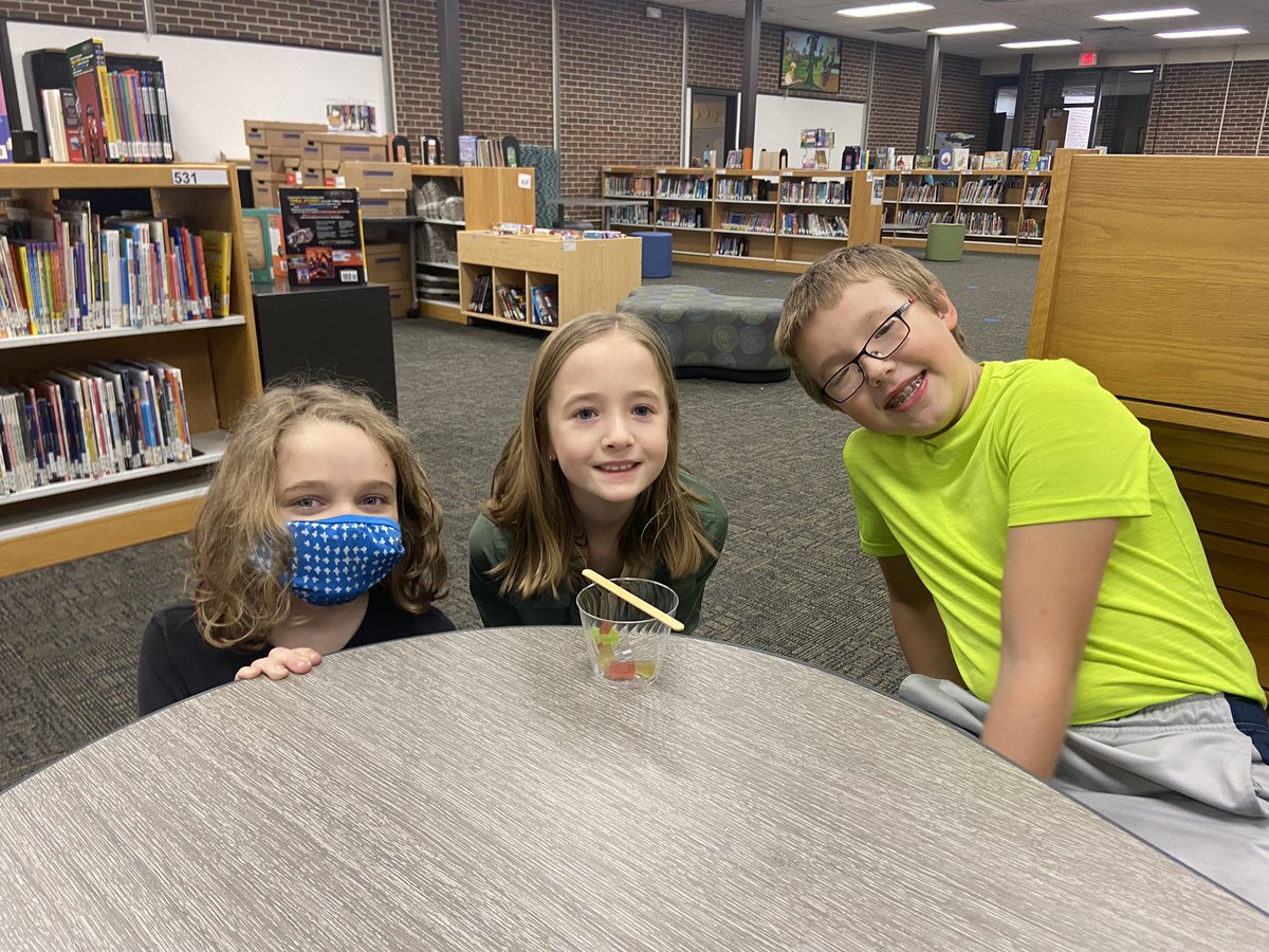 msmalothird's tweet photo. We ❤️ Makerspace! The kids saved Sam (the gummy worm) after his boat “capsized!” Teamwork was the key to success! 🔑 https://t.co/wnTTID53FG