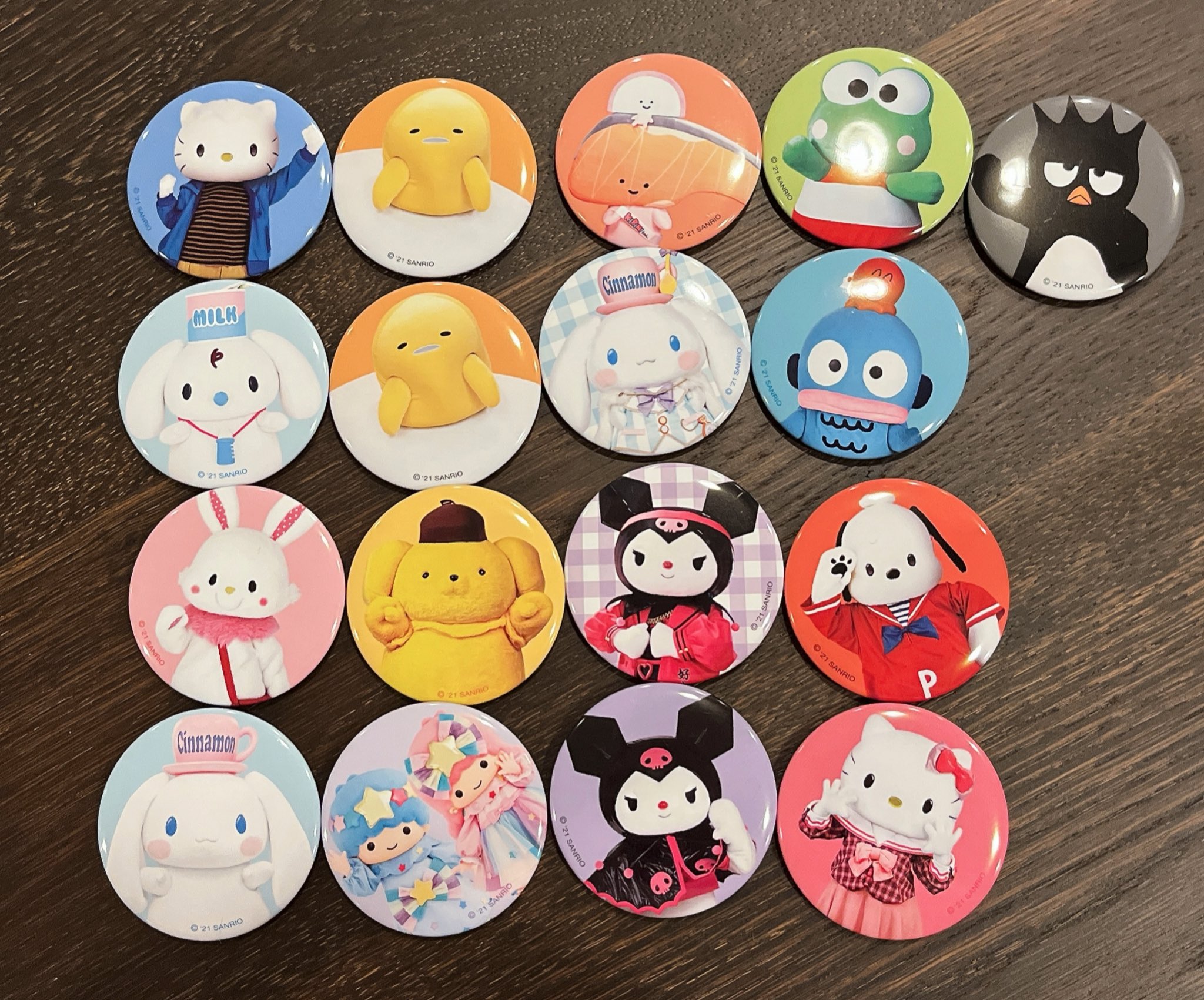 サンリオピューロランド ライブキャラクターズ 缶バッジ ハローキティ ライブキャラクターズ キティ 50周年 サンリオピューロランド 缶