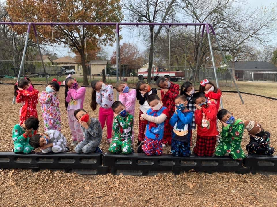 WinnetkaDISD's tweet photo. ๐ถ Wildcats are dreaming of a white Christmas ๐ด
#WinterBlast #DallasISDFestive https://t.co/r3ZdFp0ItP