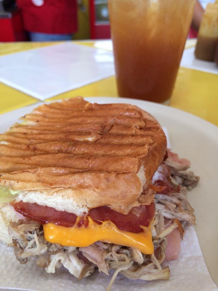 FlamboMX's tweet photo. El amor entra por el estómago, así que terminarás el año solter@ porque quieres. Invital@ a #Flambo #AlMomentoDeTuAntojo https://t.co/hHqTOLMrO4