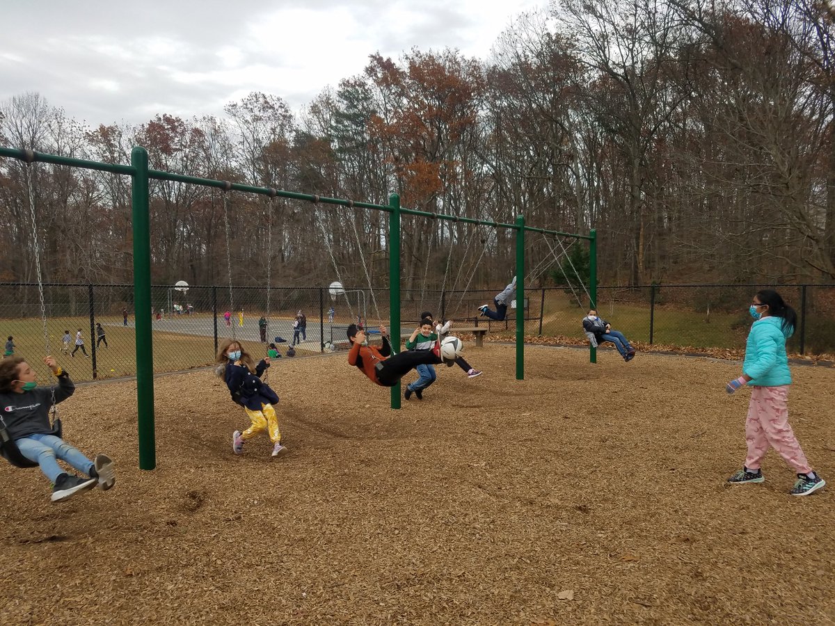 Mrs. Moore tweet media