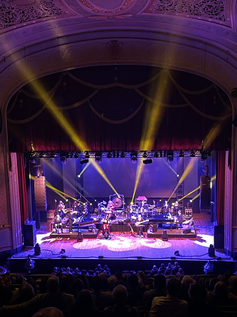 ChunkFat's tweet photo. Mannheim Steamroller
Palace Theater
12/03/2021
Columbus, Ohio
#MS3040 #TeamSteamroller #SteamrollerNation #MannheimSteamroller https://t.co/yzJGO4p3Lp