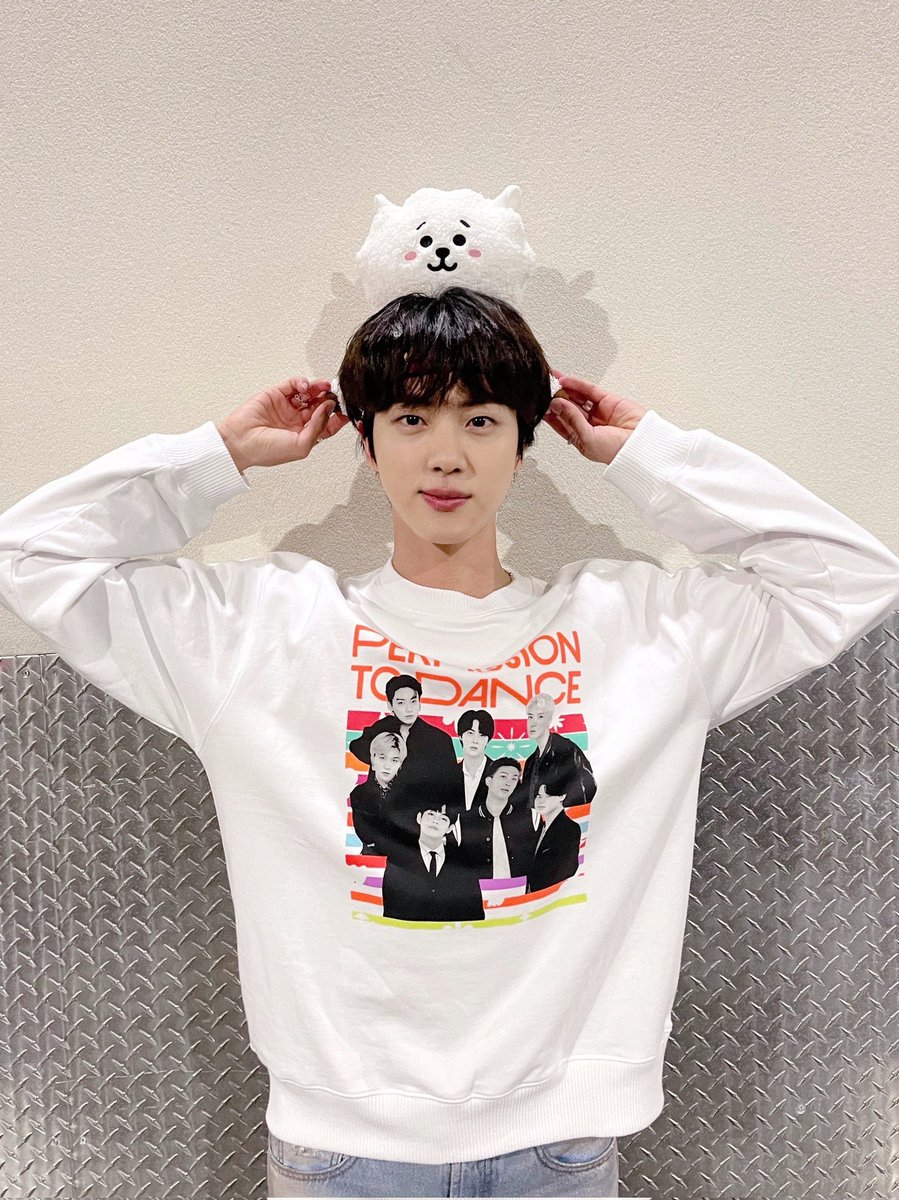 jhajaqt's tweet photo. Happy birthday our JINโค๏ธ๐๐๐ @bts_bighit
#jinbday
#BTSJIN https://t.co/X0imlnfwbp