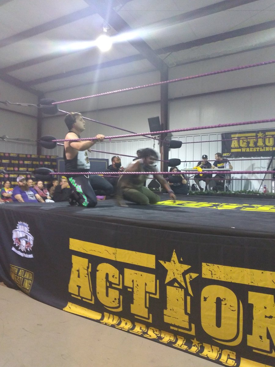 maybetennessee's tweet photo. Another @WrestleACTION1 show, another example of #TheGoodHand getting screwed. This is my surprised face: 😑😑😑 https://t.co/OJtP1u2bn0