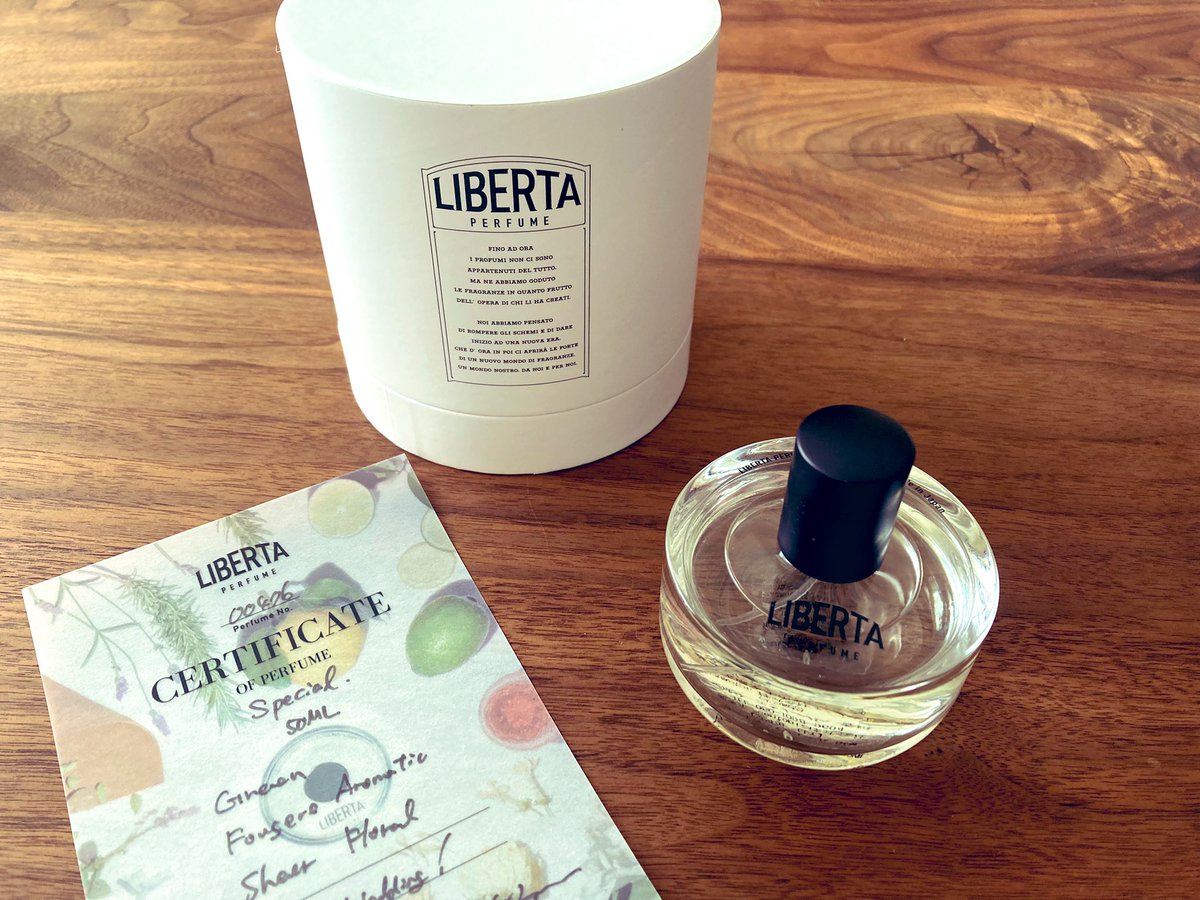sauna_jinro's tweet photo. 先日サロンドパルファン2021開催時にフルオーダーしたリベルタパフューム（@LIBERTA_Perfume）のパーソナライズ香水が届きました💐

Green, Fousere Aromatic, Sheer Floralの組み合わせで、世界に一つだけの心地良い香りで嬉しい✨

https://t.co/0LBz2Em0Fc

#LIBERTAPERFUME https://t.co/cAAlC06CGs