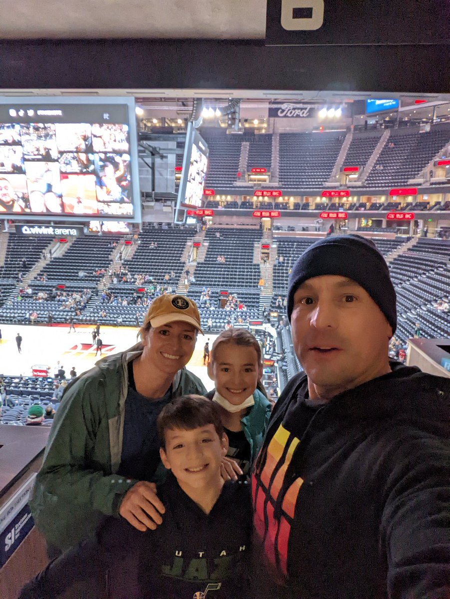 poverizer's tweet photo. Couple first timers! Go Jazz!! #TakeNote https://t.co/ASejlLev0Y