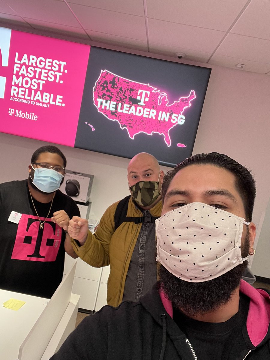TJMartinez1000's tweet photo. My man Eric sending those quality leads for Team Stonestown! Another one closed!!! @Chrstyna23 @johncaple Don’t ask why I had @Magenta_Edd take the selfie 🤣 https://t.co/hXzxMzWcNt