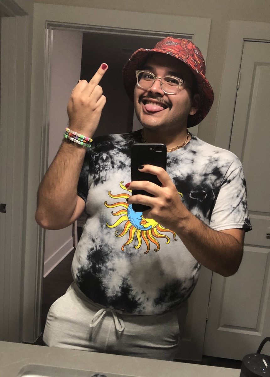 bakedbean_er's tweet photo. 2021: I grew a ‘stache, got a great job, updated my wardrobe, and i’ve never felt cuter. so a W 😌 https://t.co/H7gp4pm9pE