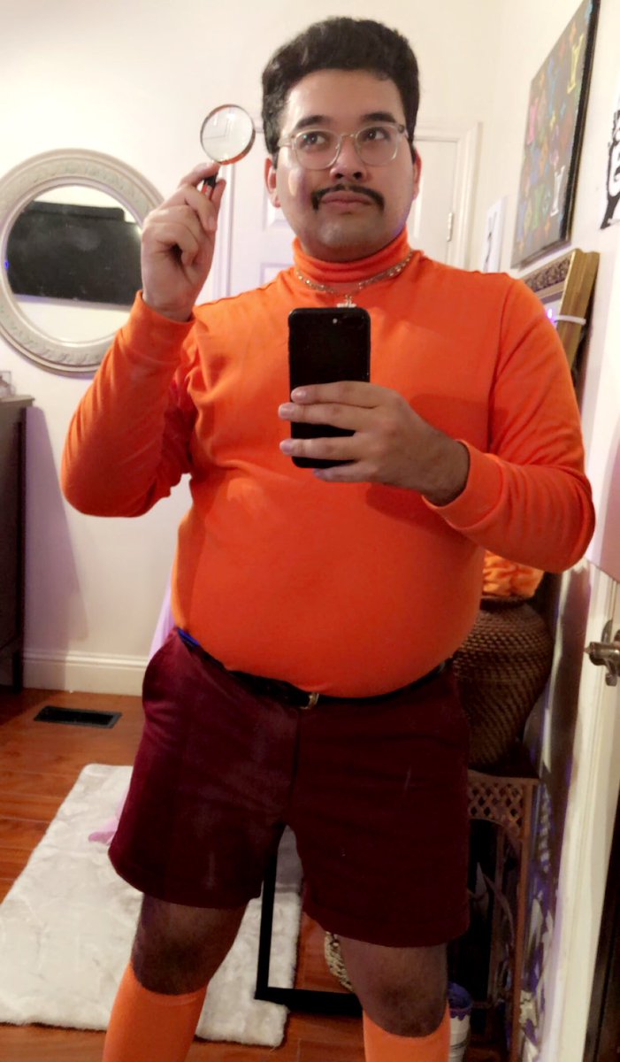 bakedbean_er's tweet photo. 2021: I grew a ‘stache, got a great job, updated my wardrobe, and i’ve never felt cuter. so a W 😌 https://t.co/H7gp4pm9pE