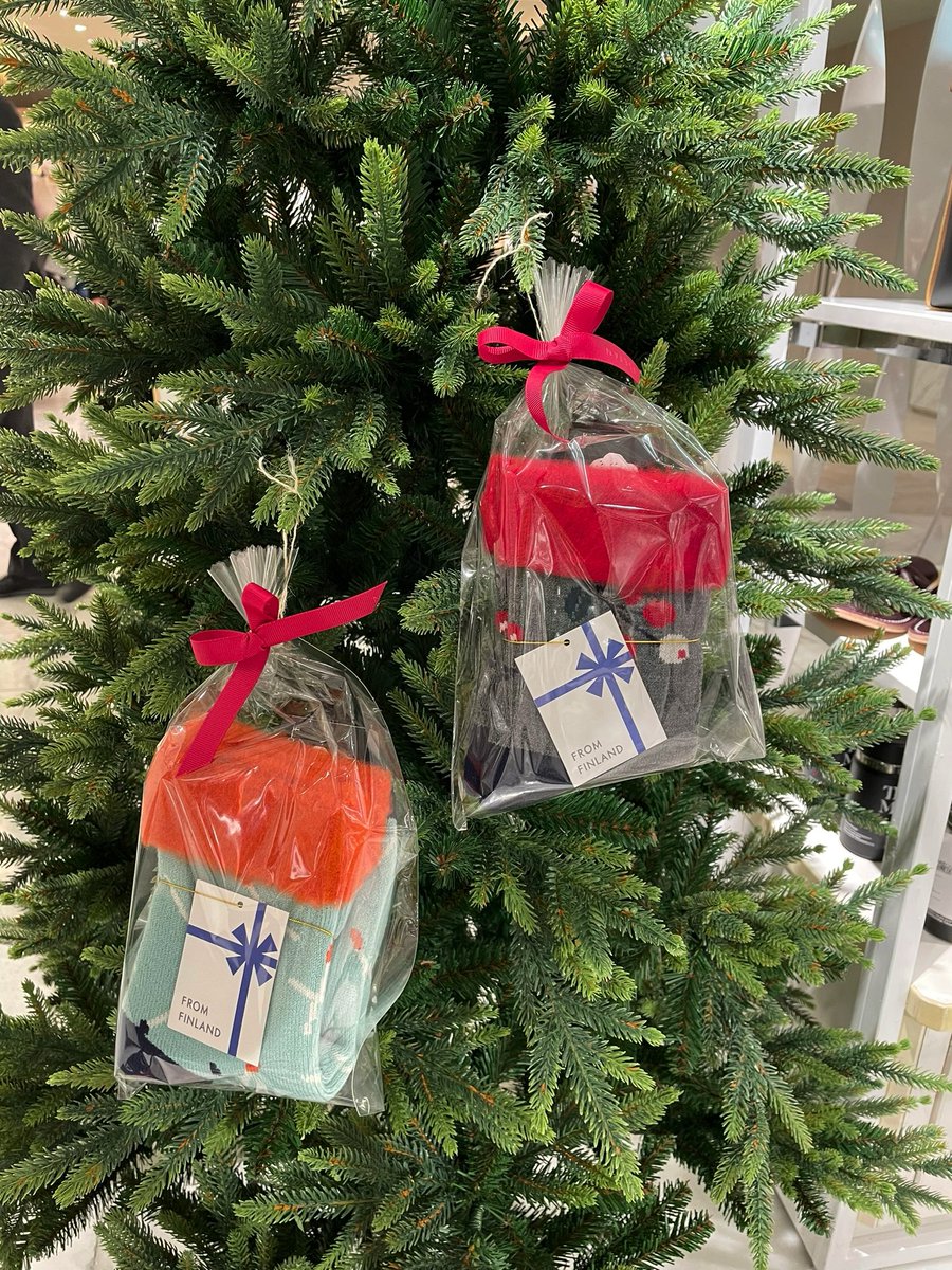 lineamar's tweet photo. 伊勢丹新宿店さまでのイベントも、残り4日となりました。
クリスマスプレゼントをそろそろ探しに行かなきゃ！
なんて方もいらっしゃるのではないでしょうか。
もこもこソックスに、レッグウェアを
たくさんご用意してお待ちしております。
#TOIVO #もこもこソックス #新宿伊勢丹 https://t.co/mYR49eJgE0
