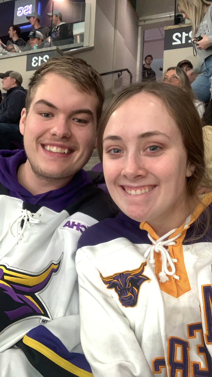 msteinmetz5's tweet photo. Section 212, Row D, Seats 1 and 2 #grinnellmavericks https://t.co/dfFTxcPRGO
