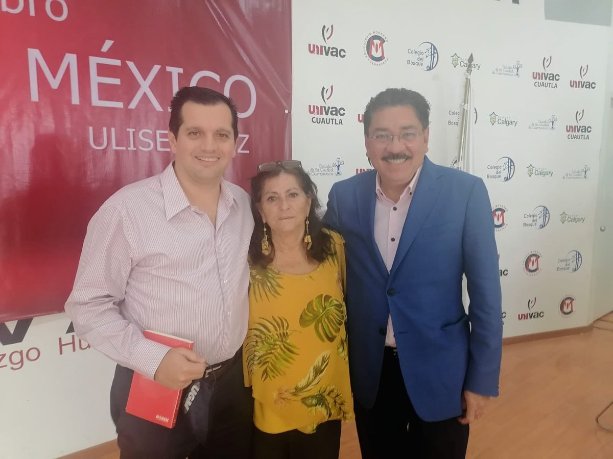 manuelmgarrigos's tweet photo. Me invitó el gran @ulisesruizor a la presentación de su libro a la #UNIVAC que intituló: “Por el rescate de México”. El ex Gobernador, de Oaxaca, es un buen abogado, político, profesional, estructurado, vertebrado y es un mejor amigo, solidario siempre y fraterno. @emilioan1 https://t.co/bf1kFd46Dw