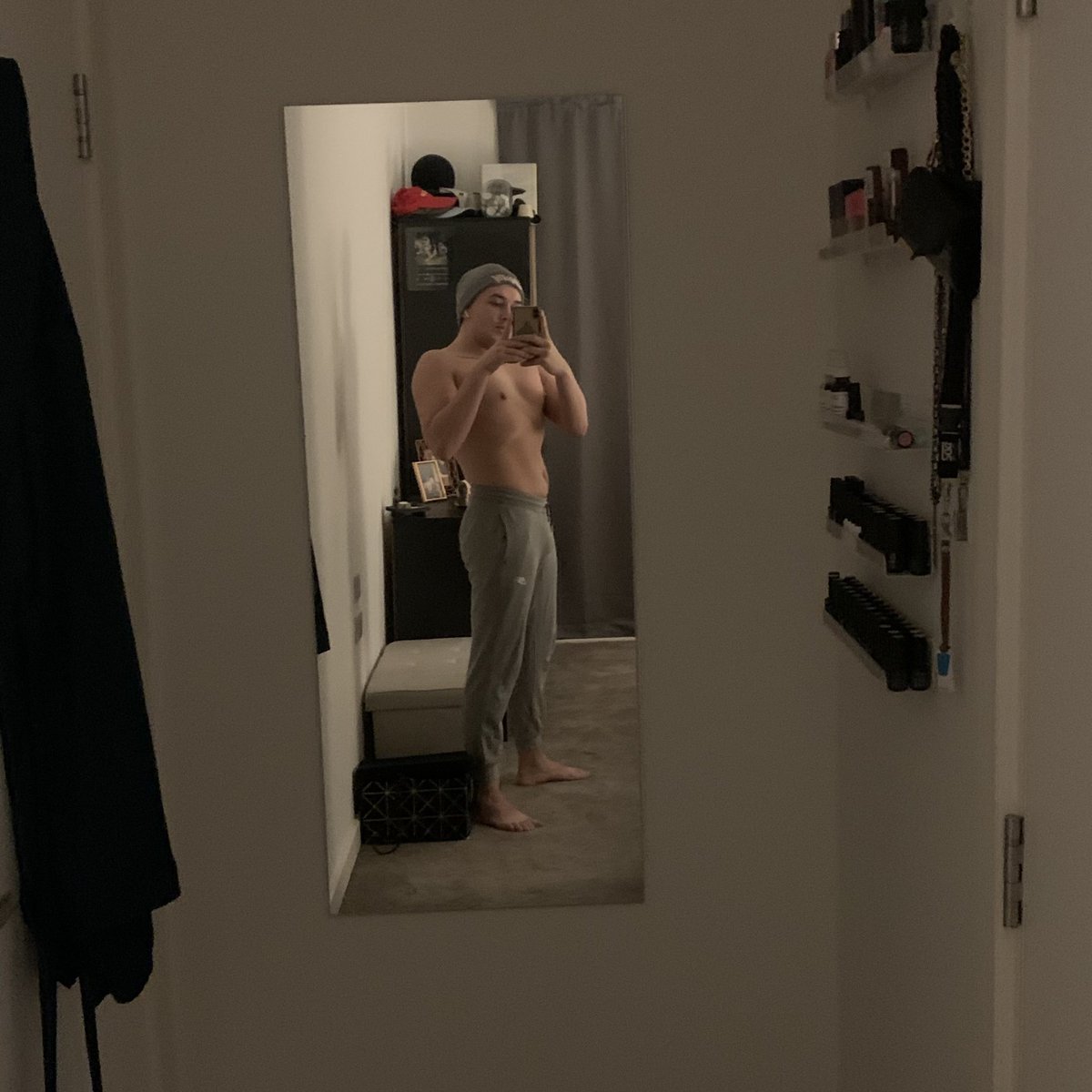 David_Jadore's tweet photo. The homosexual urge to say that I’m single in one photo: https://t.co/RhzbnEcpA4