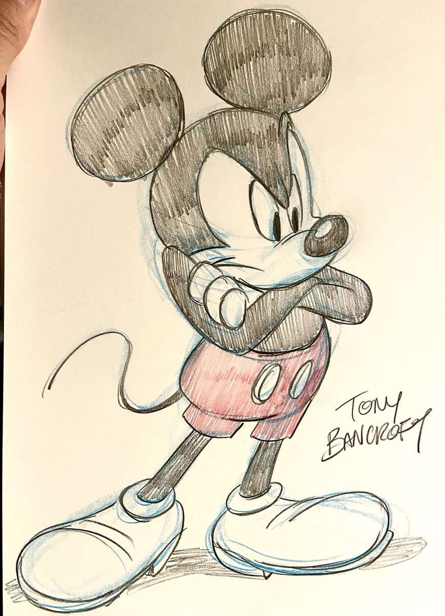 pumbaaguy1's tweet photo. More #mickeymouse drawing. I have always loved this little guy. Especially back in the 30’s and 40’s when he was allowed to have more of an personality. Sometimes he even got angry! Once he become a corporate logo any expressions but happiness was erased from his model. #disney https://t.co/zAegfIOzwK