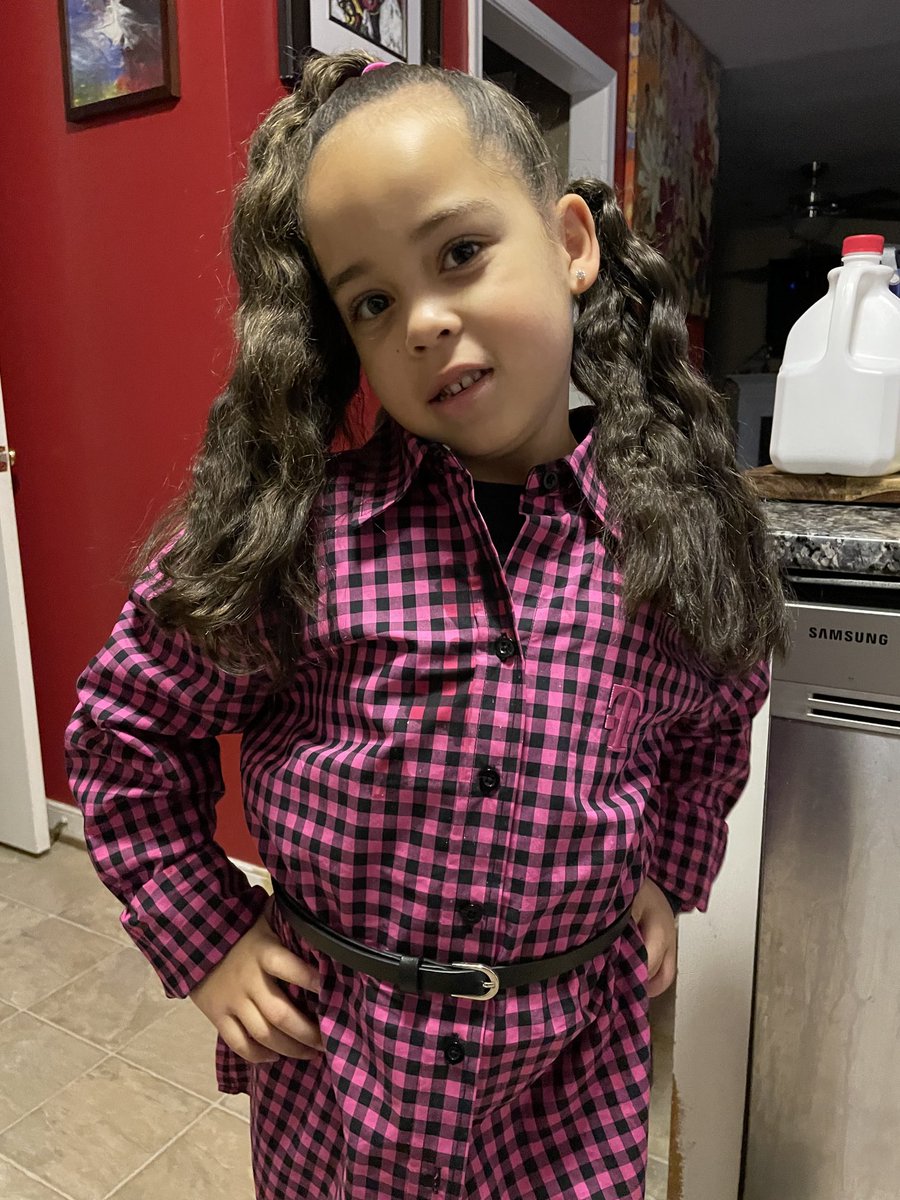 slbraggs's tweet photo. #futureceo #viperstrong #shesaidgetTMobile https://t.co/w2yP8OQhj6
