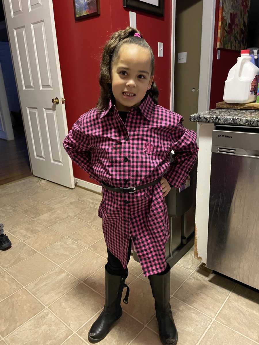 slbraggs's tweet photo. #futureceo #viperstrong #shesaidgetTMobile https://t.co/w2yP8OQhj6